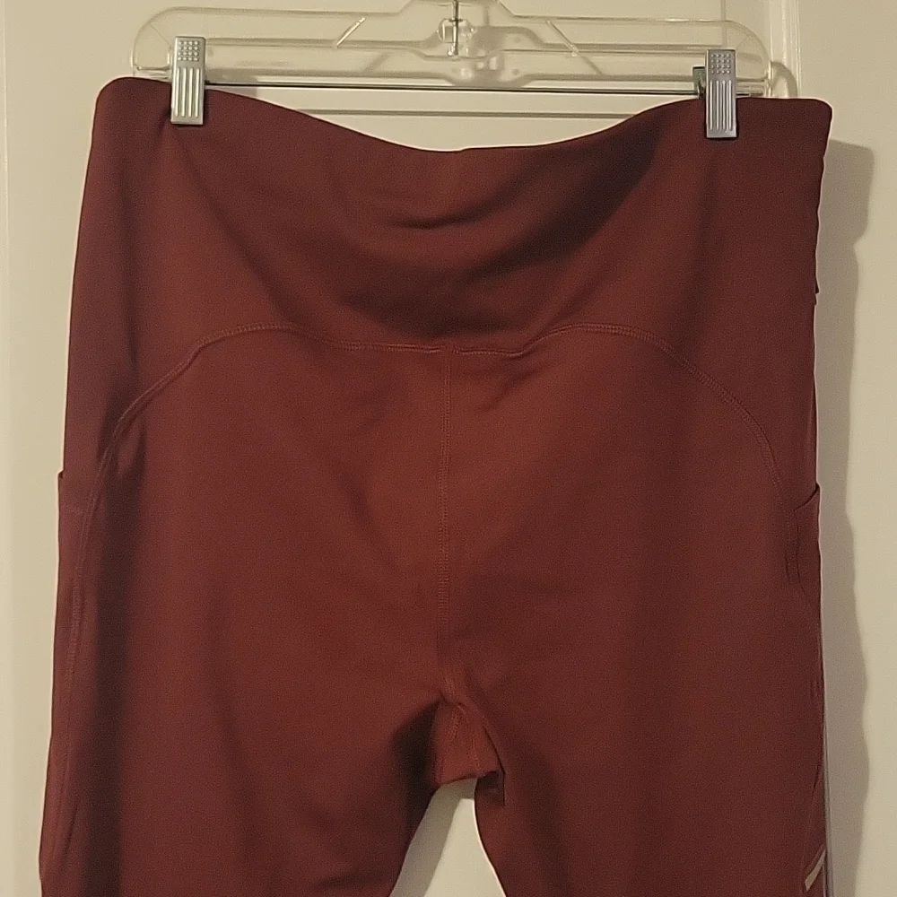 All IN MOTION Garnet Red High Rise Workout Pants Legging 1x Nwt - Picture 5 of 7